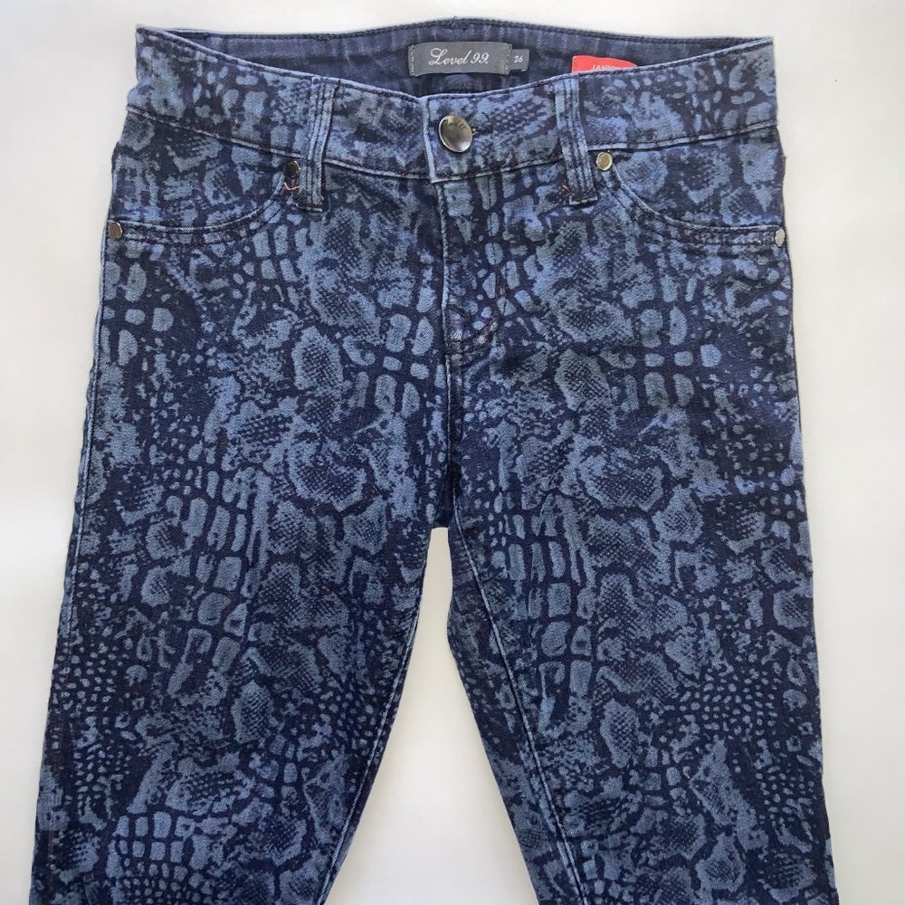 LEVEL 99 Janice Ultra Skinny Snake Skin Print Blue Jeans 26
